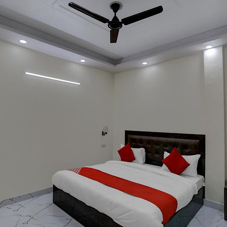 Hotel O Diamond Inn New Delhi Exteriör bild